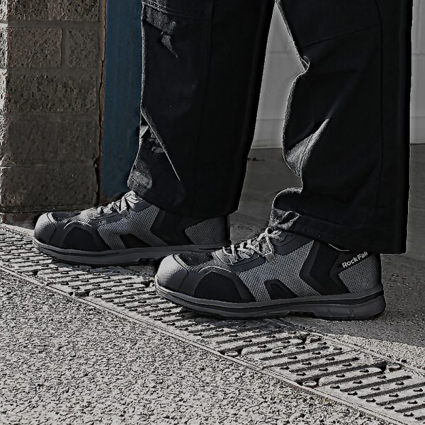 Site mercury safety trainers top